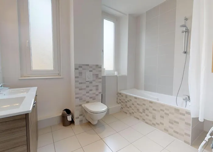 L'entêté Clim Hypercentre 5-7 Personnes *